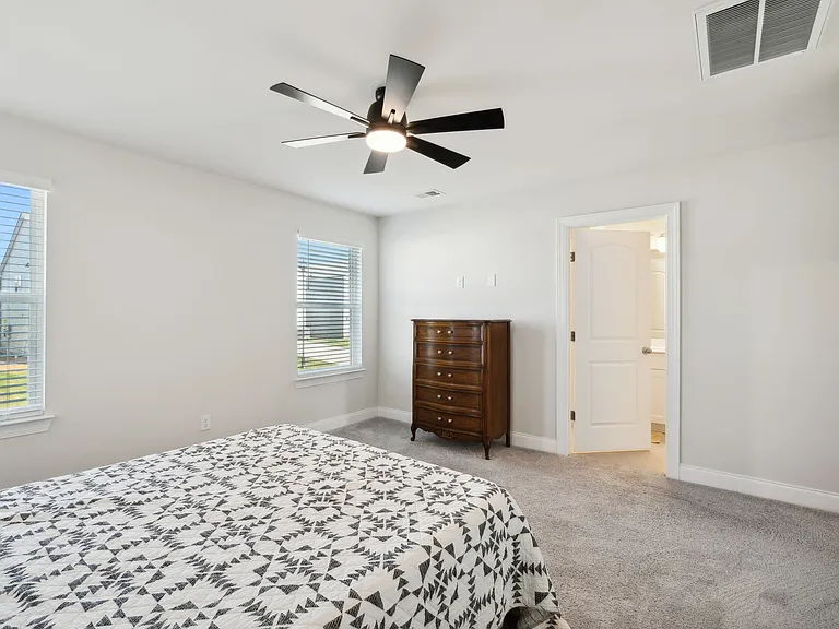 738 Prairie View Dr — Photo 15