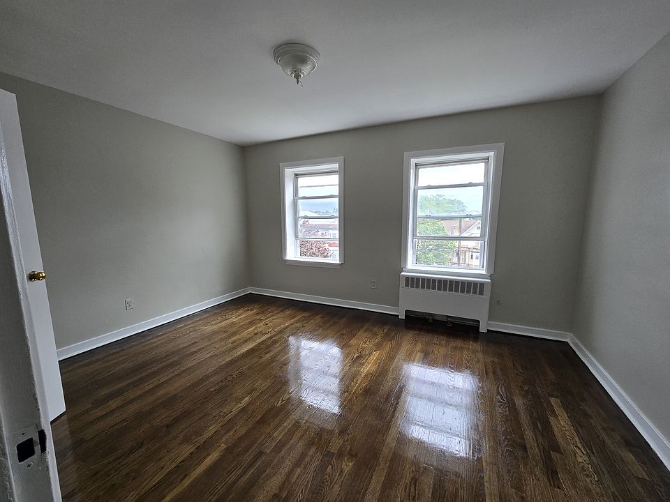 1st image of 67 Lincoln Ave #44C