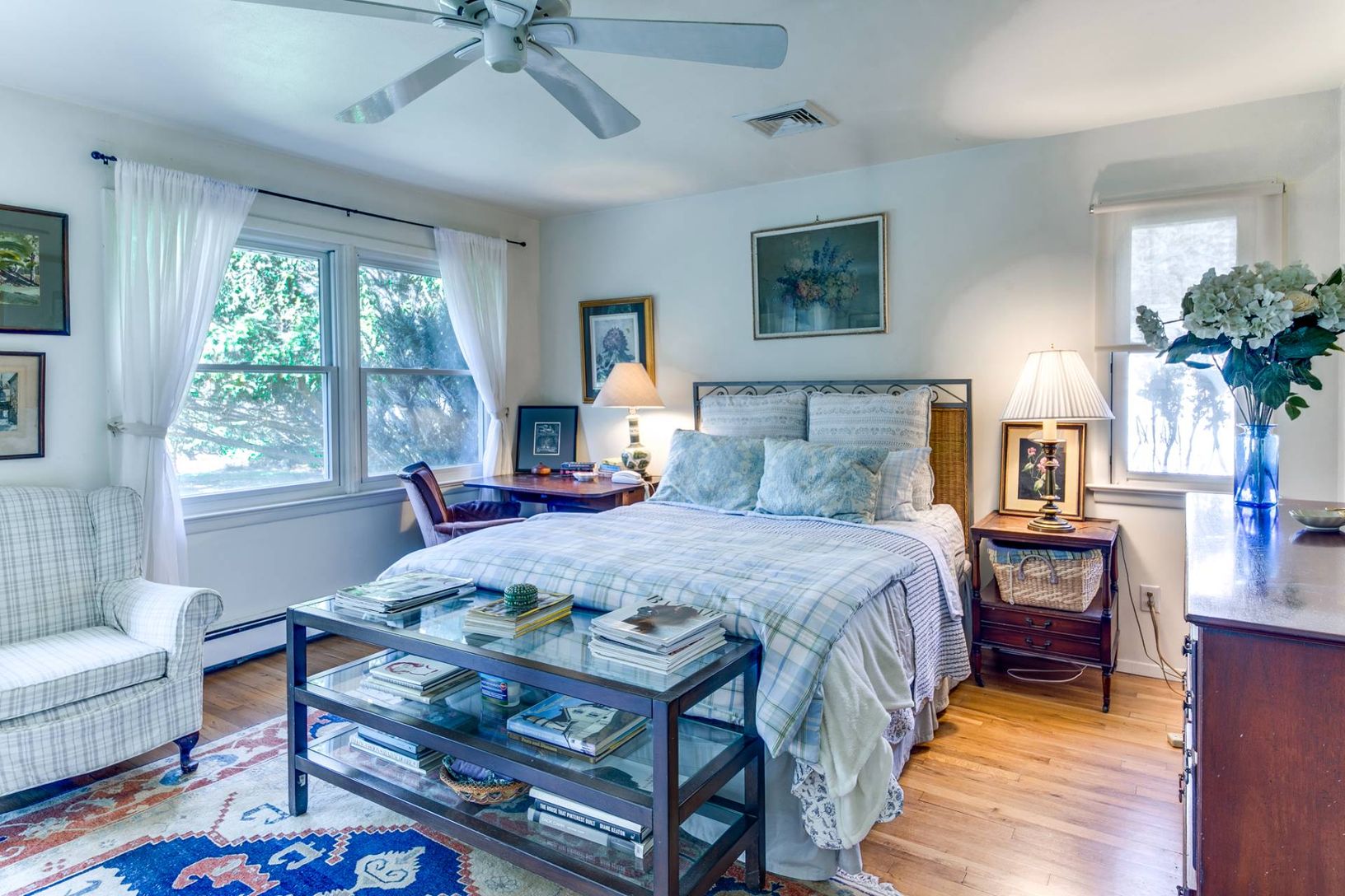 Guest bedroom