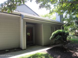 135 Sunnymede St, Englishtown, NJ 07726