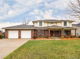 907 Clareva Rd, Sellersburg, IN 47172
