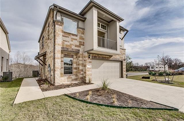 1st image of 2105 Town Centre Dr Unit 10
