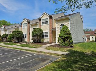 23 Woodlake Dr, Middletown, NY 10940
