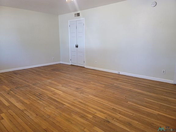 4th image of 2 Cedar Dr