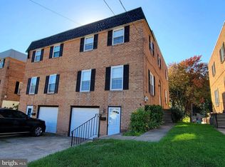 2828 Walnut Hill St, Philadelphia, PA 19152