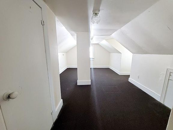 2nd image of 1415 Willis St
