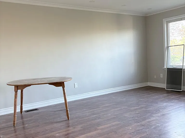 28 Brenda Cres #MAIN FLOOR — Photo 12