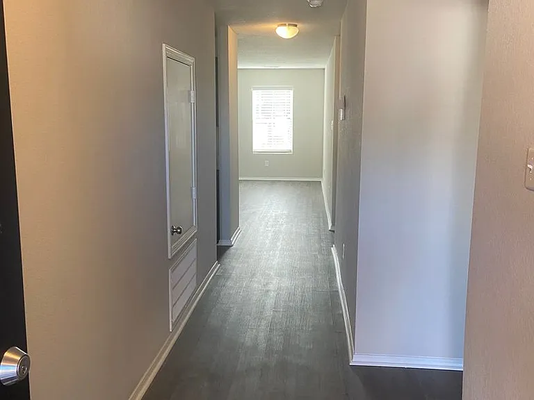 2618 Grand Ln — Photo 4