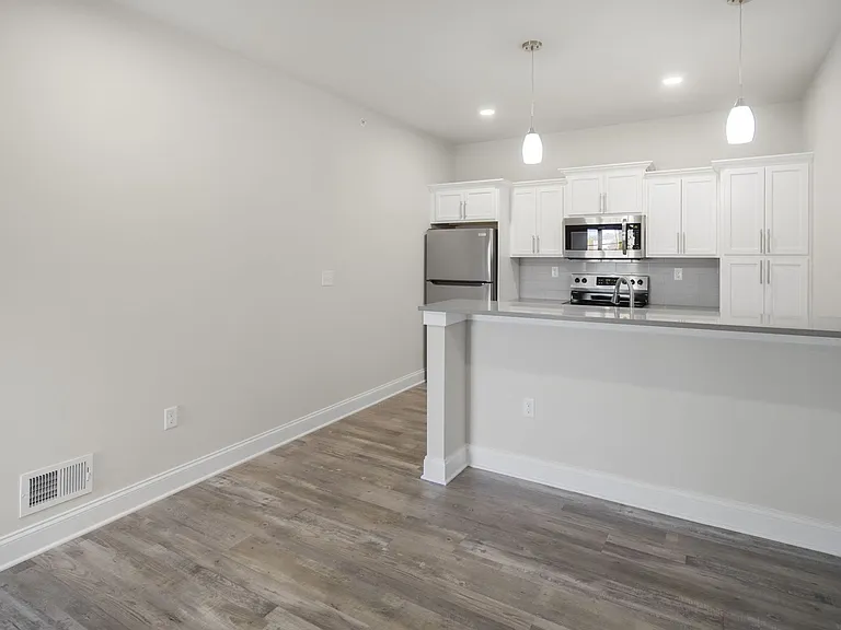721 Burdeck St #15 — Photo 6