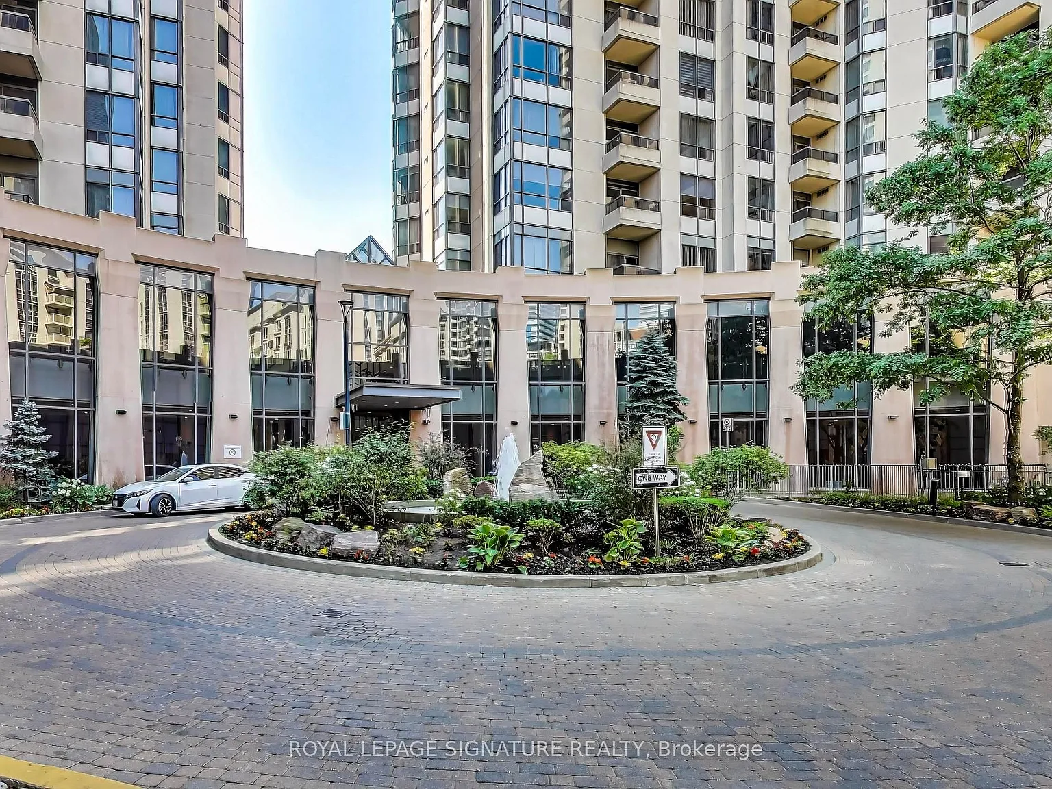 Triomphe 1 by Tridel — Photo 3