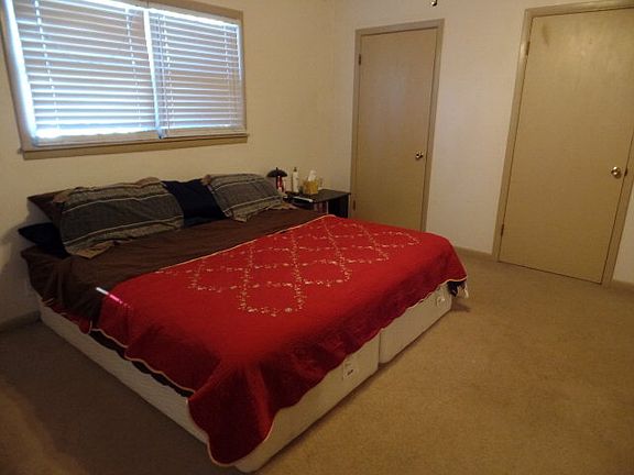 4th image of 4303 Locust Ave