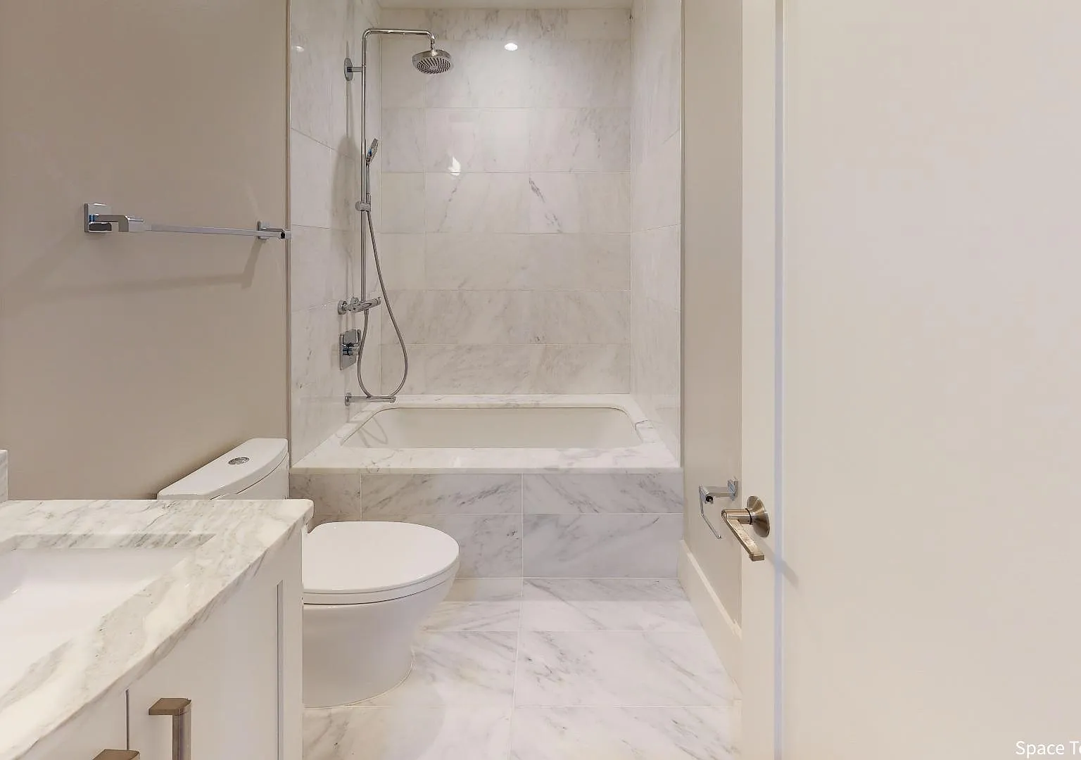 523 Lamont St NW — Photo 2
