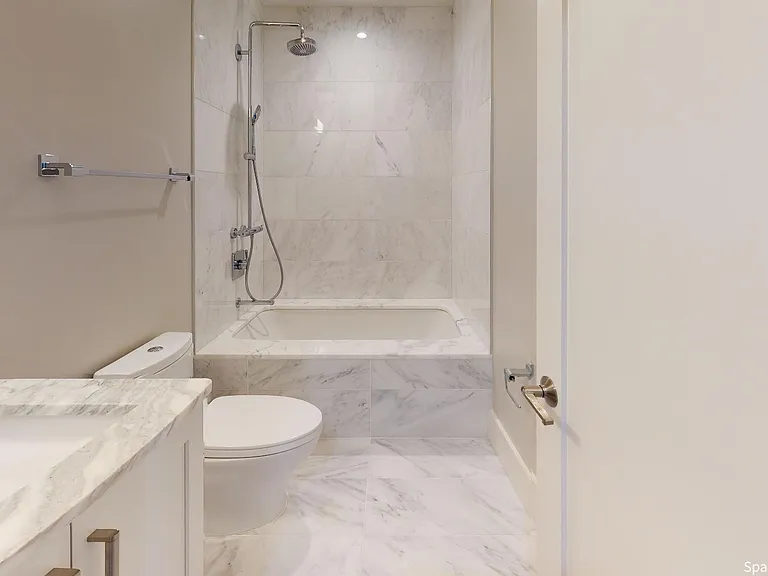 523 Lamont St NW #1 — Photo 8