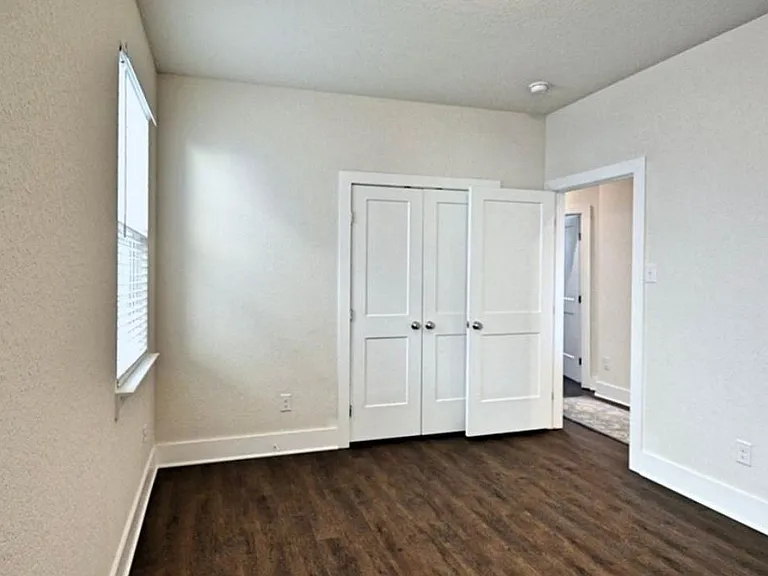 215 Sapphire — Photo 24