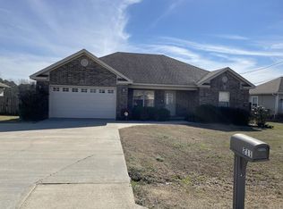 211 Pineview Dr, Beebe, AR 72012