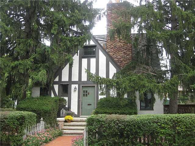 1st image of 1066 E Sunset Ln
