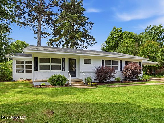 2nd image of 912 Lee Ave
