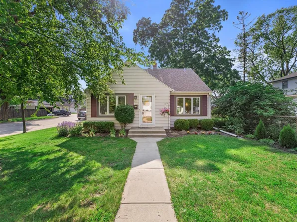 837 South 113th STREET, West Allis, WI 53214