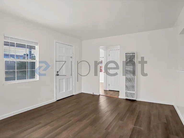 3817 Waller Ave — Photo 5