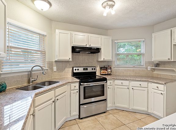 2nd image of 13243 Larkway St