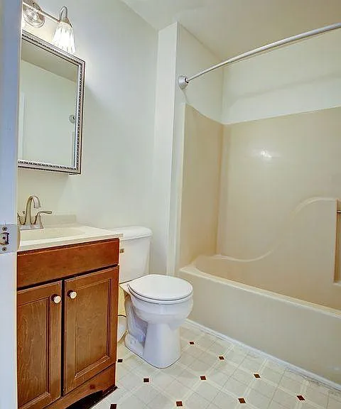 21 Devon Ct — Photo 12