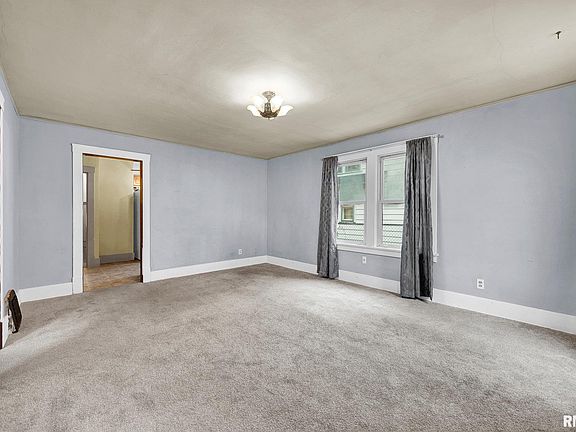 2nd image of 214 Poplar St