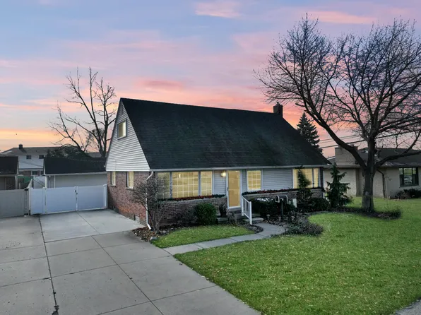 3065 Harrison Ave, Trenton, MI 48183