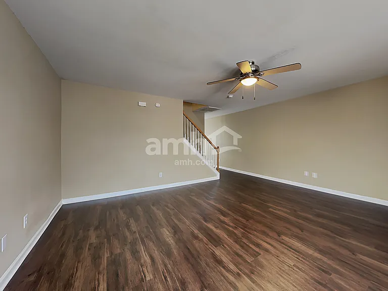 529 Osborne Rd — Photo 6