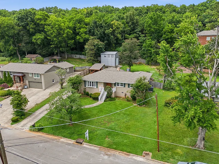 2117 Shades Crest Rd SE — Photo 5