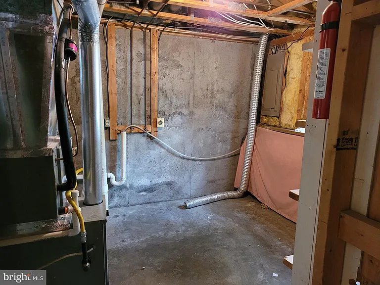 104 Township Ct — Photo 36