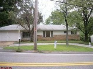 10319 Baptist Church Rd, Saint Louis, MO 63123