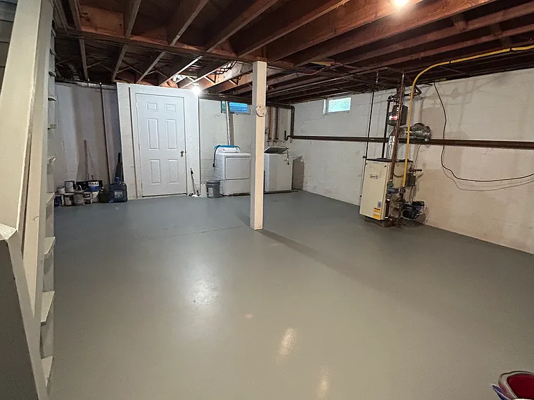 630 Wallace St — Photo 24