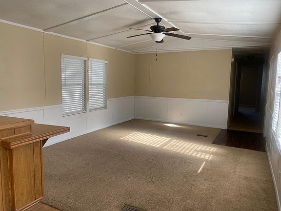 3rd image of 826 Bens Ln