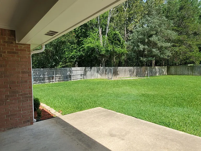 18257 Springmill Ct — Photo 46