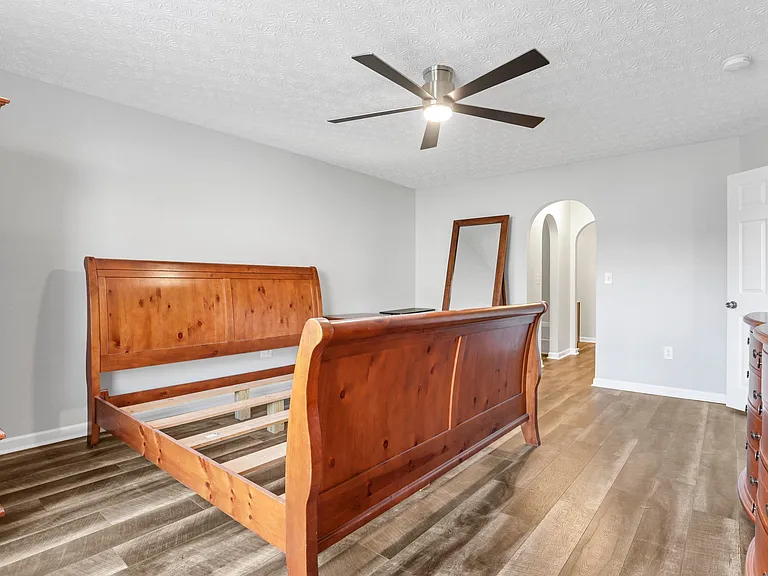 920 Sara Ct #920 — Photo 24