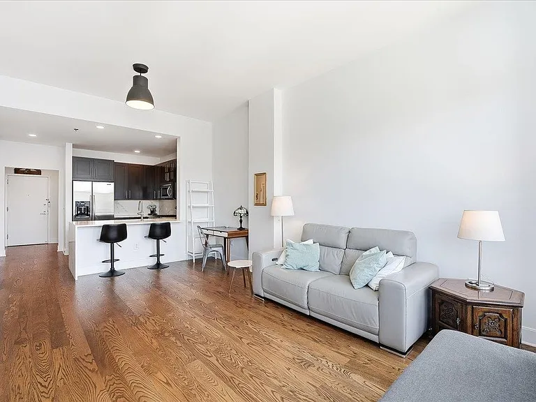 1125 Maxwell Ln #Penthouse 1221 — Photo 7