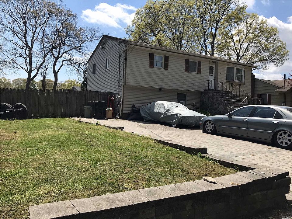 1st image of 258 W 4th St