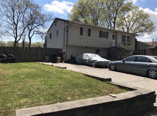 258 W 4th St, West Islip, NY 11795