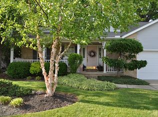 364 Carol Ln, Elyria, OH