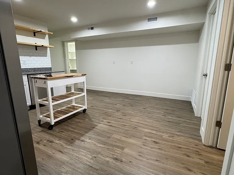 240 W Center St #BASEMENT — Photo 10