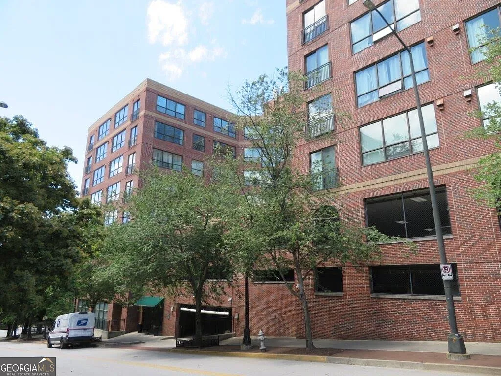 115 W Peachtree Pl NW Unit 702 photo 1