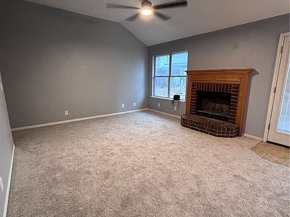 3rd image of 2708 Hemlock Dr