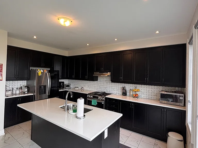 62 Angus Morton Cres — Photo 11