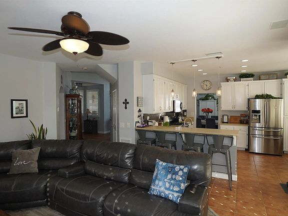 5th image of 10236 Lariat Dr N