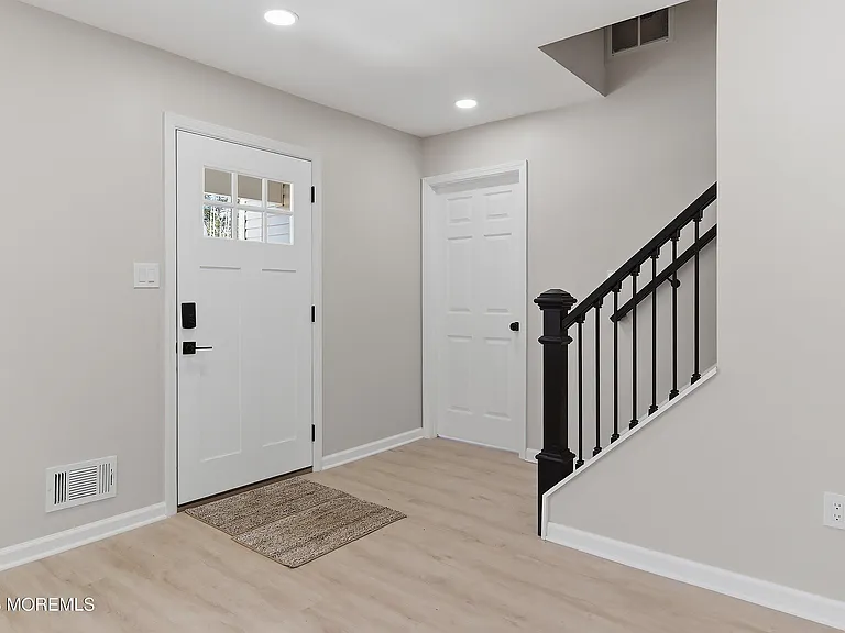 821 Bunnell St — Photo 4