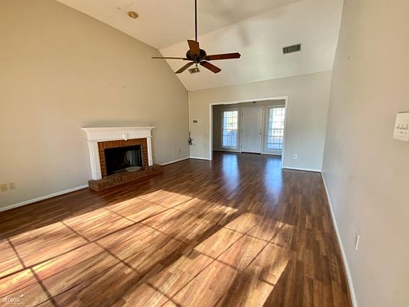 3rd image of 510 Saint Andrews Cir