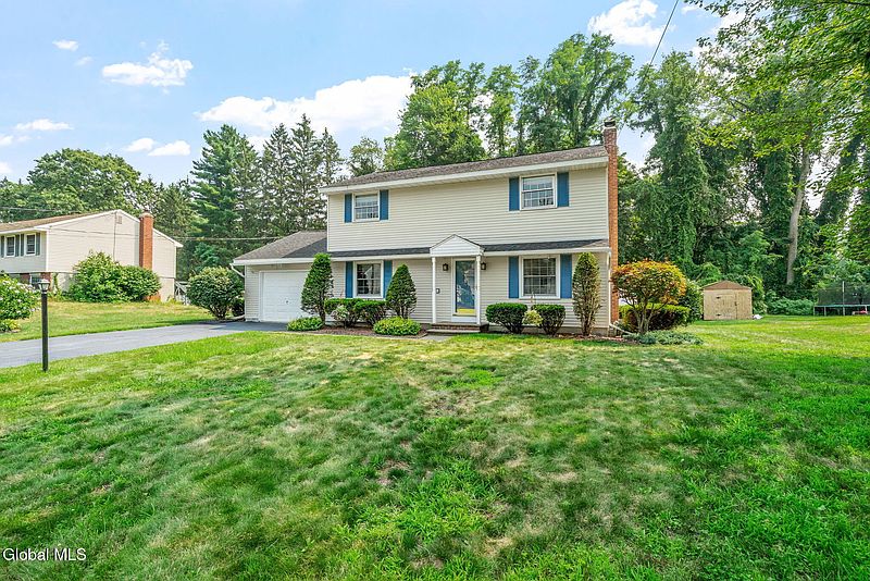 4th image of 6 Colonial Drive