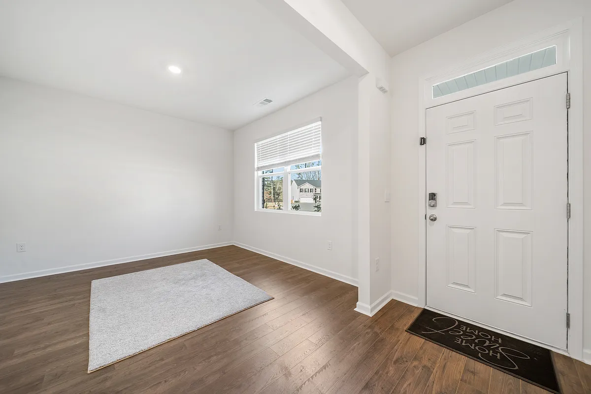 Building Photo - 1593 Daisy May Ct #55