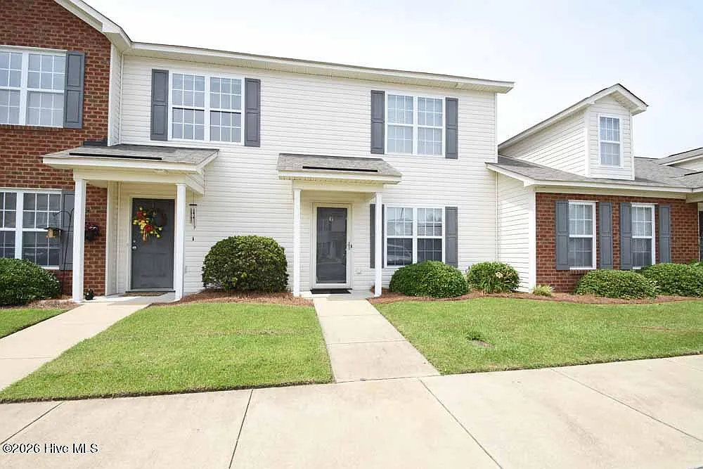 2 bed, 1.5 bath, $1,250 — Photo 1