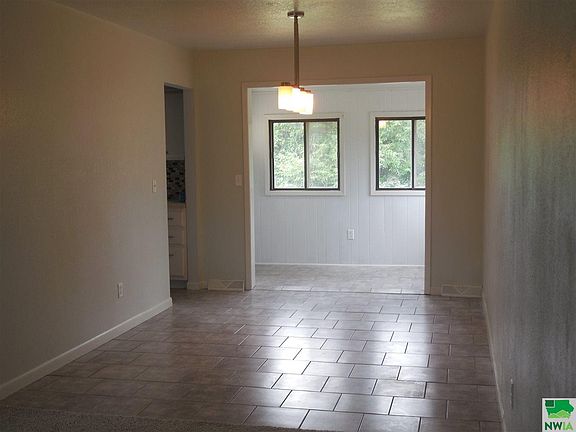 4th image of 452 Fair Oaks Dr